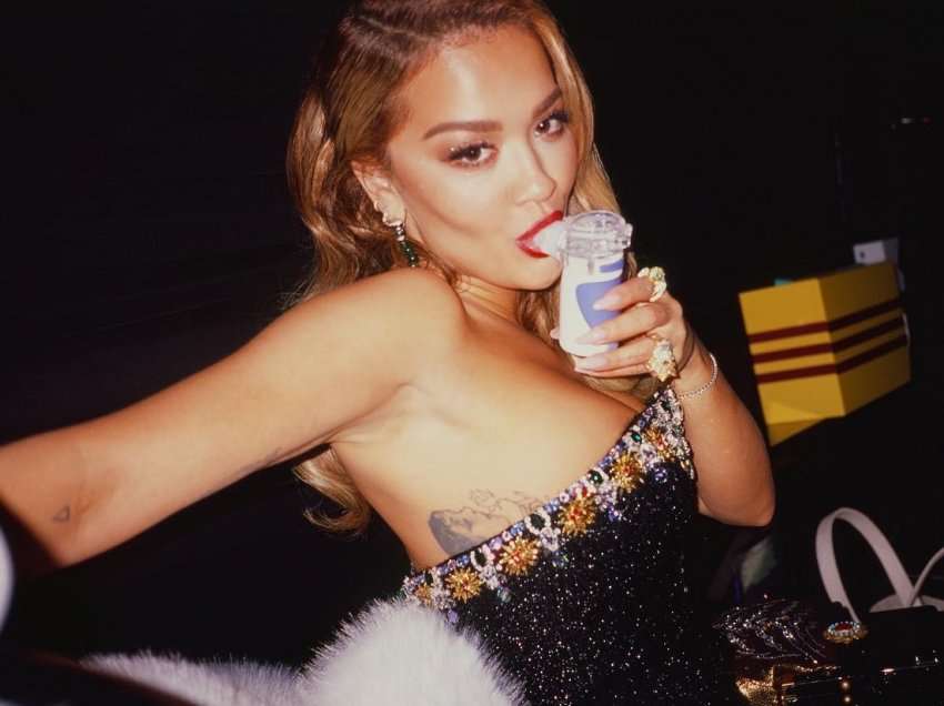 Rita Ora flet për Smithin dhe Rockun