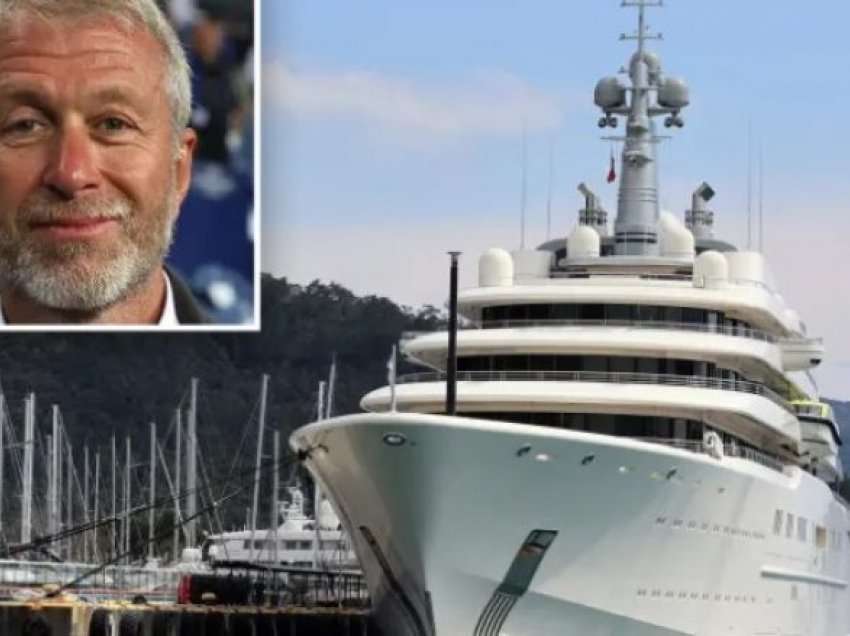 Abramovich largon jahtin 550 milionë eurosh nga një port detar i Turqisë