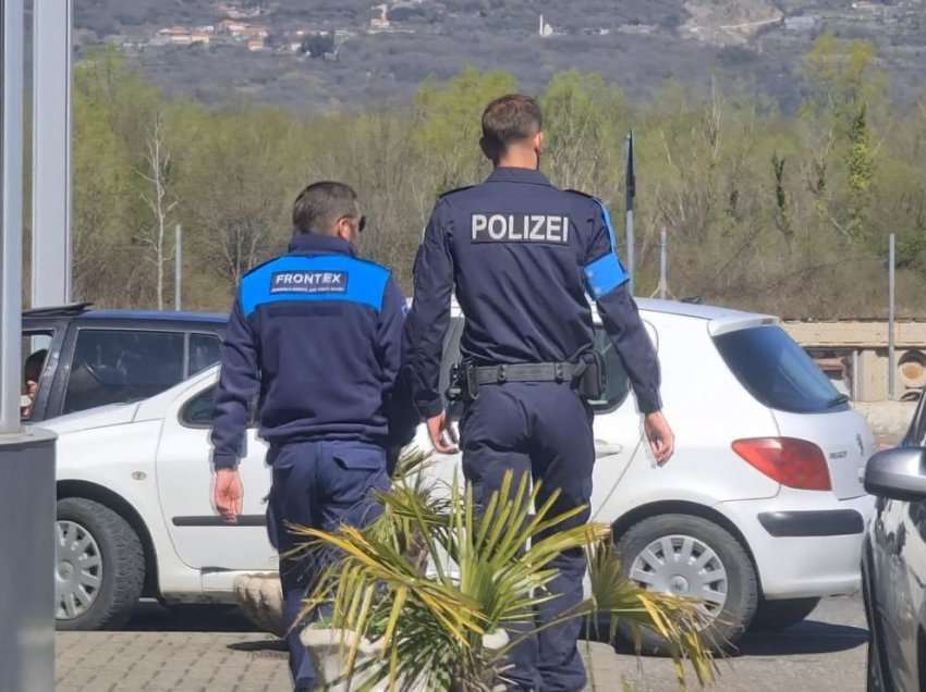 Kontroll për makinat e vjedhura/ Policët e vendeve të BE janë vendosur në kufirin mes Shqipërisë e Malit të Zi