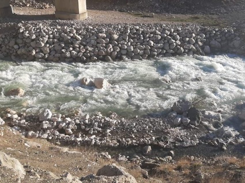 Flet i afërmi i 10-vjeçarit që u mbyt në lumin Fan: I vëllai tentoi ta shpëtonte, shteti të ndërhyjë