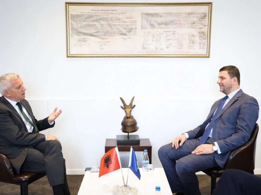 Krasniqi takon ambasadorin Minxhozi, flasin për thellimin e bashkëpunimit 