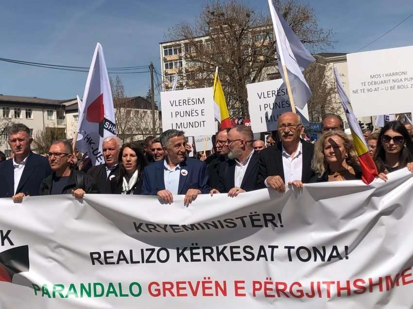 AAK: Protesta e sindikalistëve, mesazh ndaj Qeverisë që ta kalojë Ligjin e Pagave sa më parë