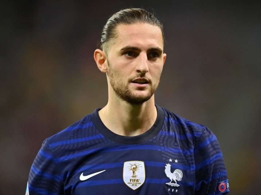 Juventus i gatshëm ta shesë Arien Rabiot