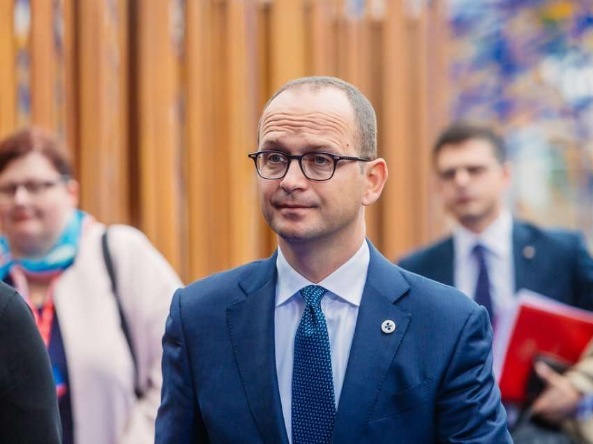 Bushati: Fjala kompromis s’duhet konsideruar si pazar i rëndomtë apo si fjalë e ndyrë