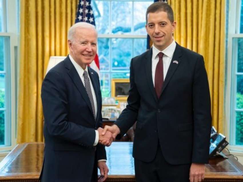 Gjuriq arrin të futet në Shtëpinë e Bardhë, takon presidentin Biden