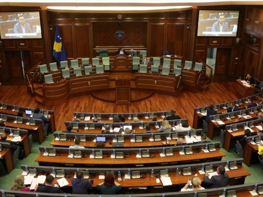 VOA/ Kosovë, debat i ashpër parlamentar për politikën e jashtme