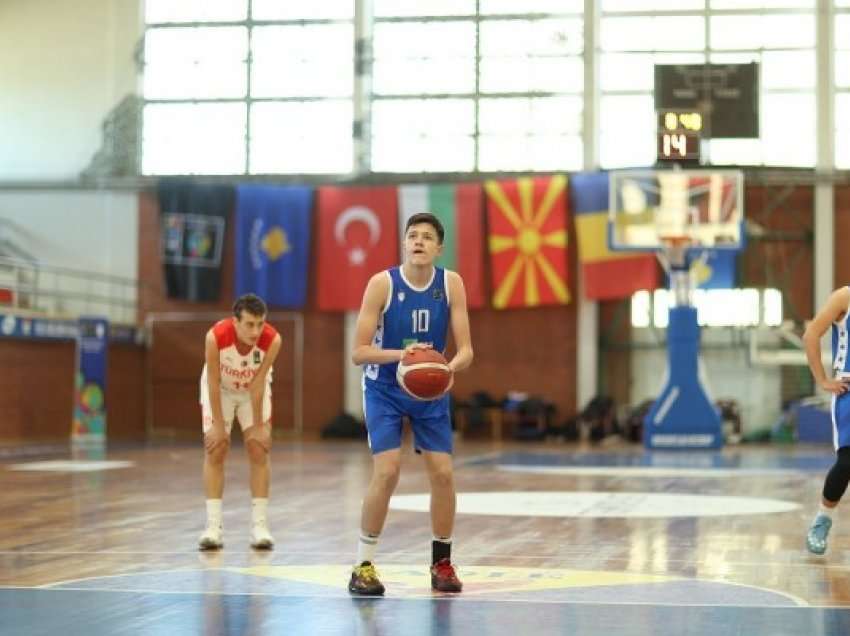 ​Përfundon turneu i FIBA YDF-së në Therandë