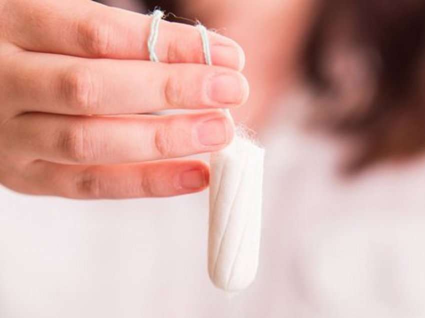 A është e sigurt të flesh me tampon, çfarë ndodh nëse nuk e ndërroni pas 8 orësh?