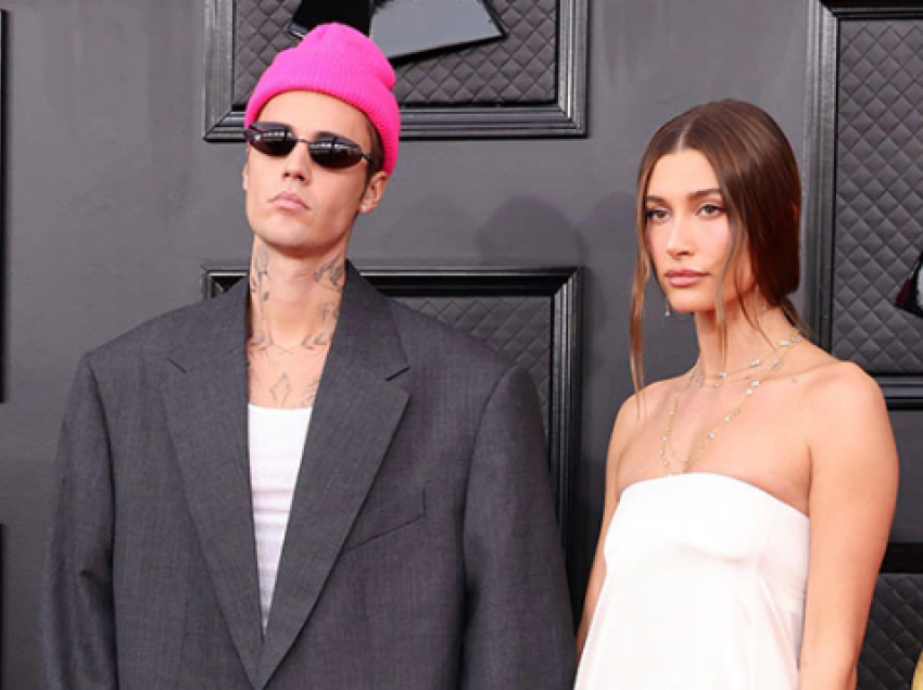 “Probleme në parajsë”/ Hailey Bieber reagon pas zërave se martesa e saj dhe Justin nuk po shkon mirë