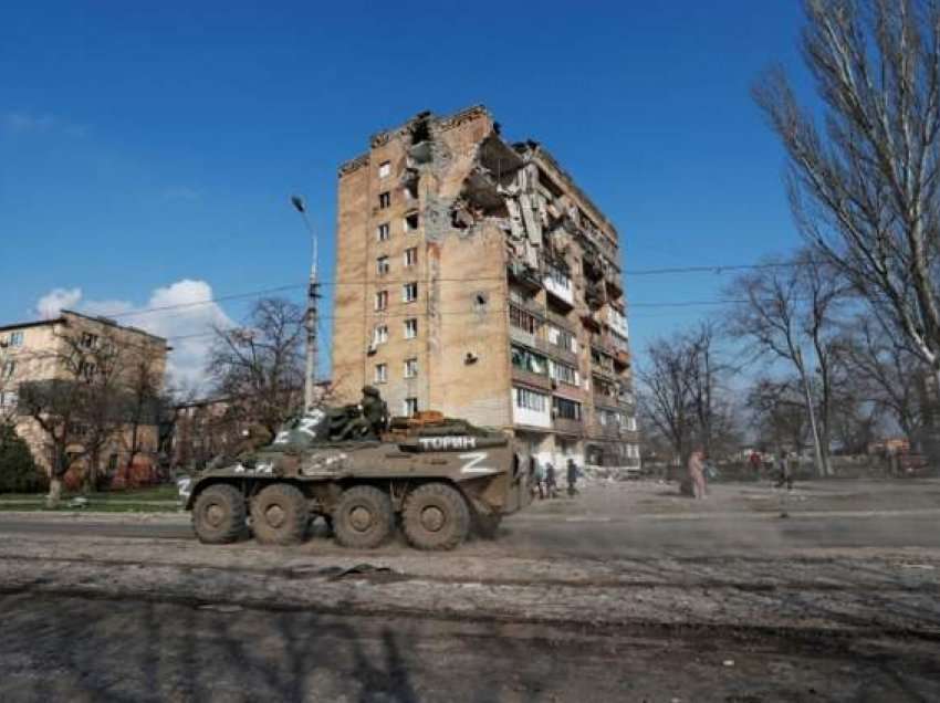 Rusia planifikon të kufizojë hyrjen në Mariupol nga e hëna