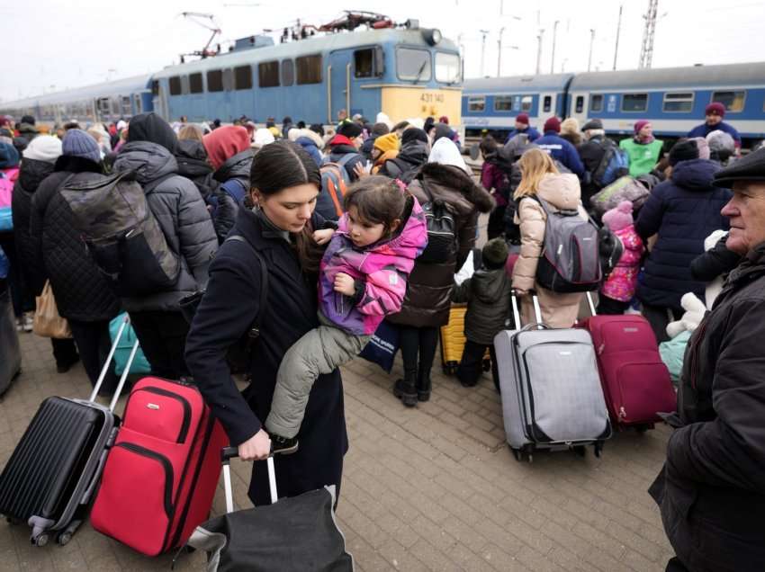 Granatimet ndërprenë evakuimin nga rajoni lindor