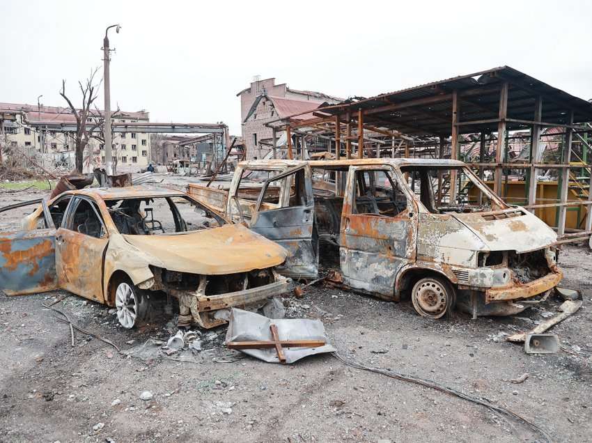 Forcat ruse do të mbyllin hyrjen dhe daljen në Mariupol 