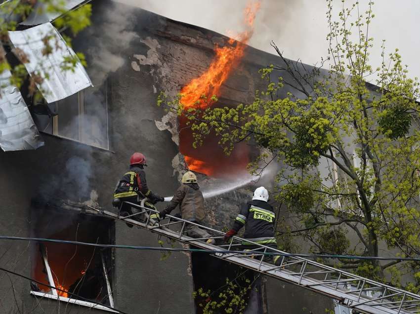 Bombardime të rënda në Kharkiv