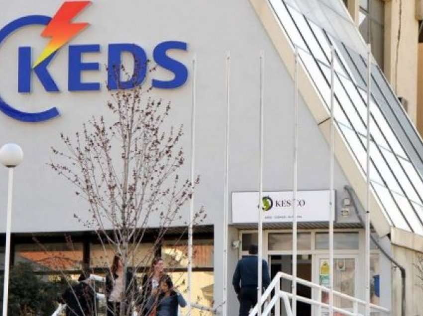 Punëtorët e KEDS-it kërkojnë rritje të pagës për 100 euro, ndryshe do të përgjigjen me greva