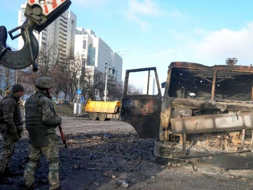 Trupat ruse vazhdojnë të bllokojnë Kharkivin