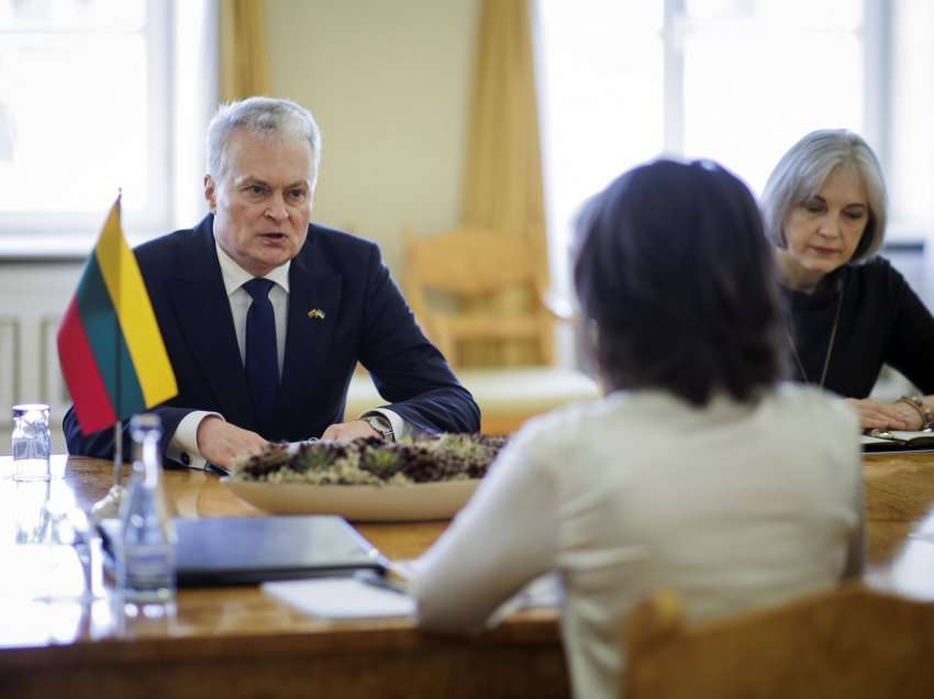 Presidenti i Lituanisë thotë se NATO duhet të rrisë forcat në Evropën Lindore