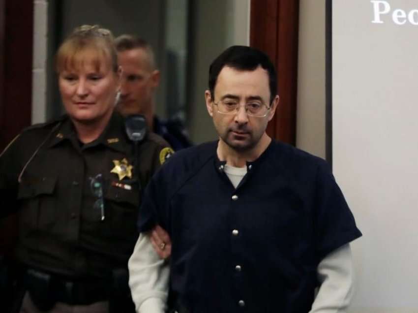 Të mbijetuarat e abuzuara nga Larry Nassar, kërkojnë 130 milionë dëmshpërblim nga FBI-ja