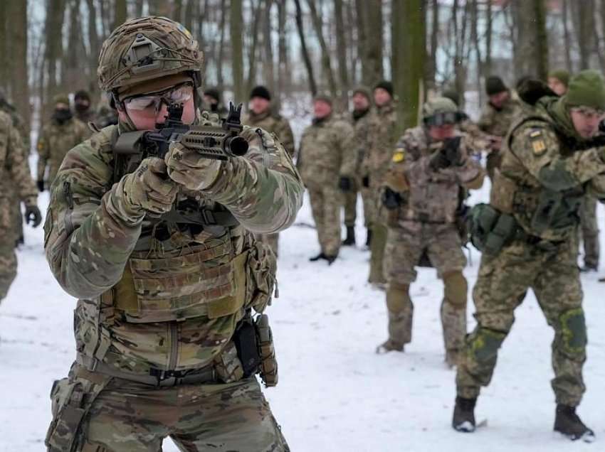 Britania e Madhe paralajmëron Rusinë që të mos përfshijë civilë në ushtri