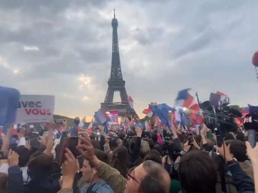 Festa në Paris pas fitores së Macronit