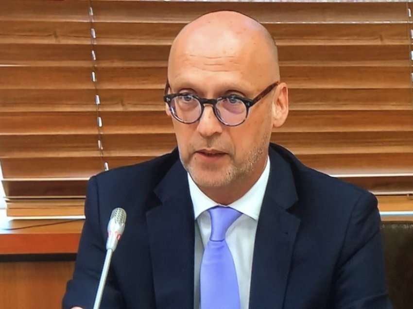 Henze: Edi Rama po negocion me Serbinë kundër Kosovës / Rama është në anën e Rusisë