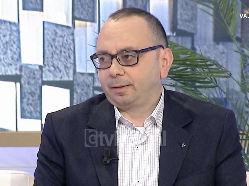 Erion Kristo ironizon: Presidenti, lojë e bukur për të hequr vëmendjen nga rritja e çmimeve