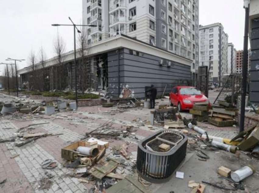 Hetuesit e krimeve të luftës të Mbretërisë e Bashkuar do të ndihmojnë Ukrainën