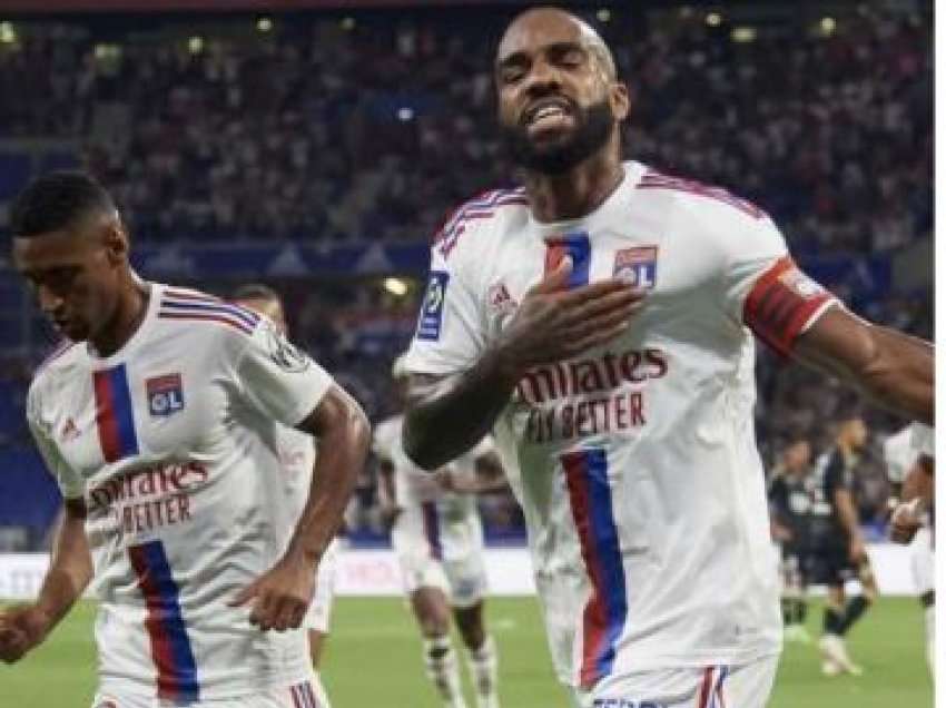 Lacazette protagonist në triumfin e Lyonit