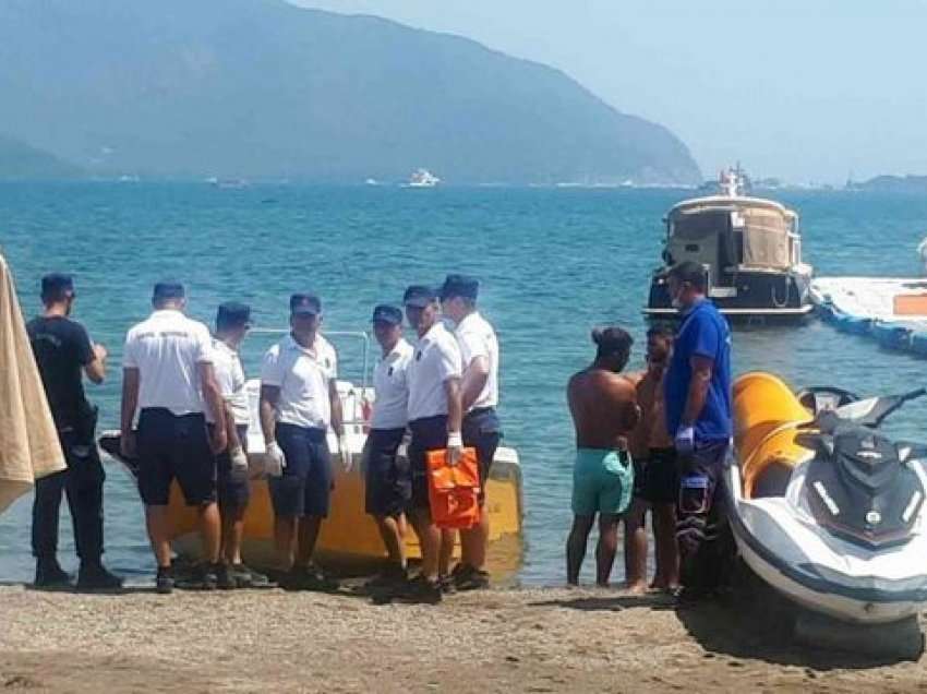 Pamje të frikshme/ Skafi përplaset me taksinë ujore në det, vdes turistja