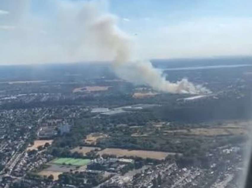 ​Shpërthen zjarr pranë aeroportit Heathrow, nuk ndalen fluturimet