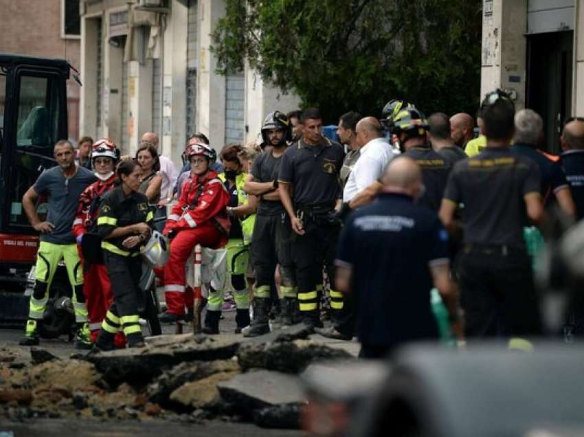 Po hapnin tunel nëntokësor dhe u bllokuan, shpëtojnë 3, i katërti brenda. Dyshime se do vidhnin bankën