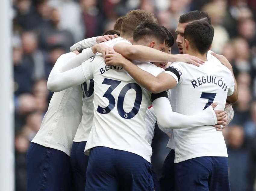 Tottenham zyrtarizon trajnerin e akademisë