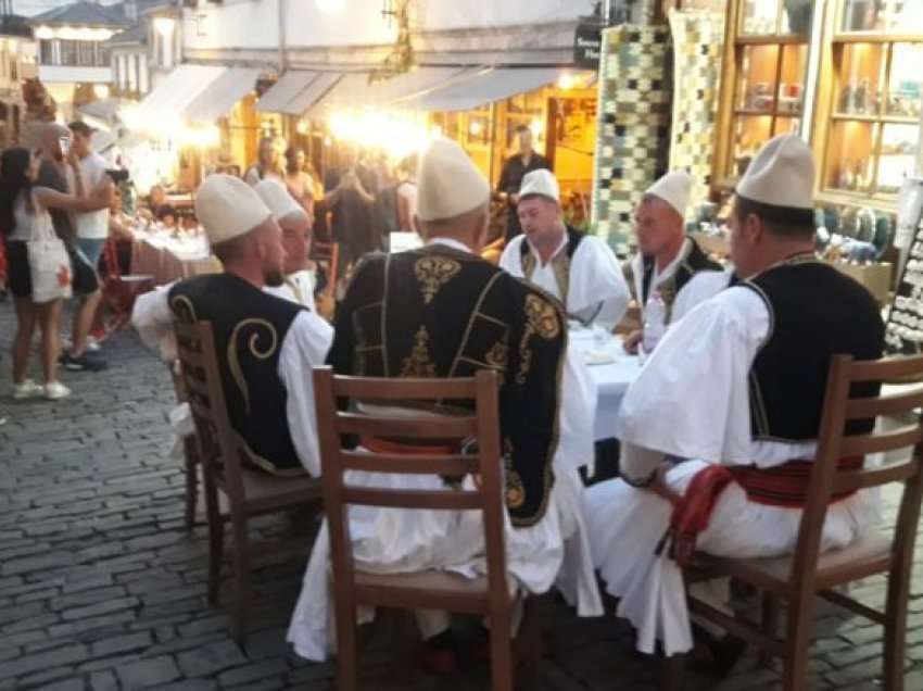 Fundjavat e polifonisë tërheqin turistë në Gjirokastër