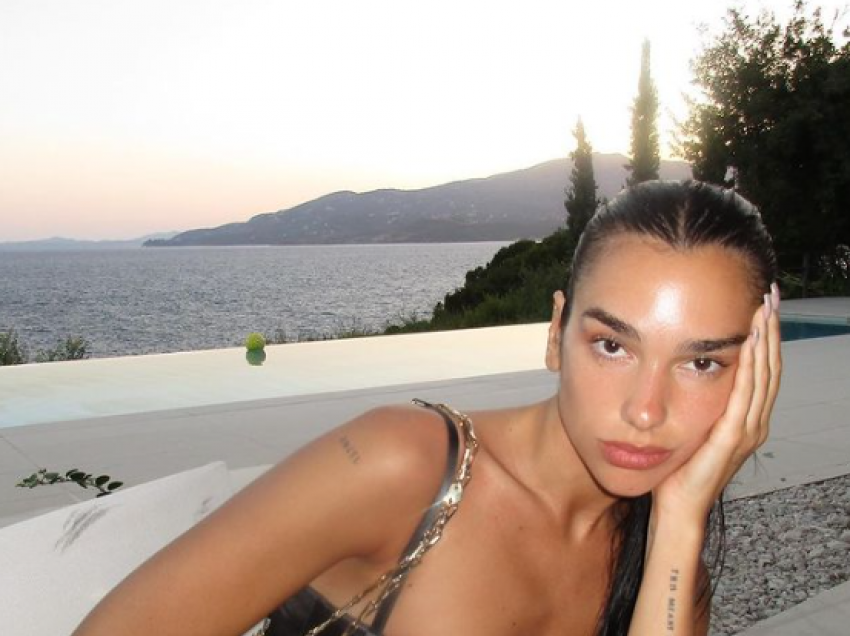 Dua Lipa shijon pushimet në Shqipëri