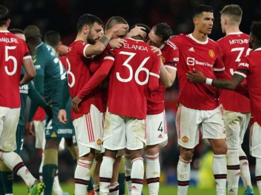 Klubi nga “Old Trafford” e ka të domosdoshëm transferimin e dy mbrojtësve