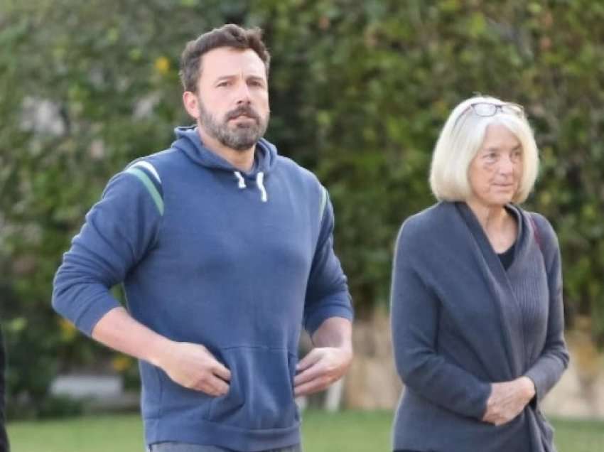 Lëndohet nëna e Affleck para dasmës së Lopez