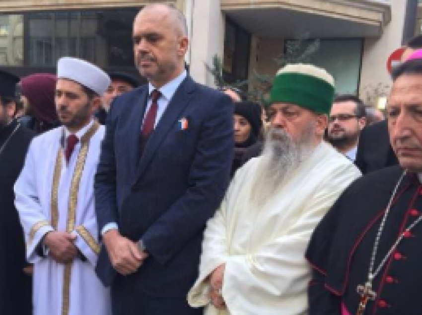 Kosovë, mësoni të vërtetën nga Shqipëria dhe mos dëgjoni islamofobët!