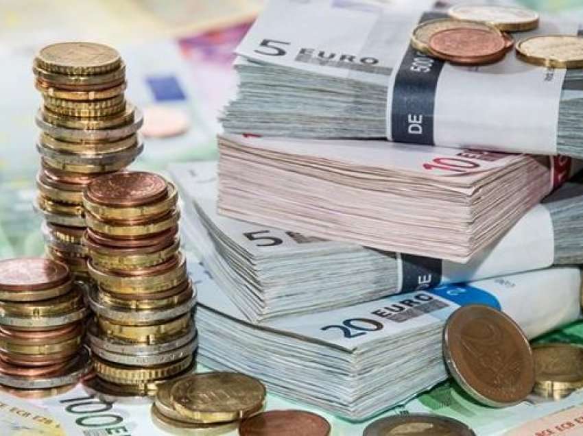 Këmbimi valutor për datën 23 Gusht/ Dollari barazohet me euron