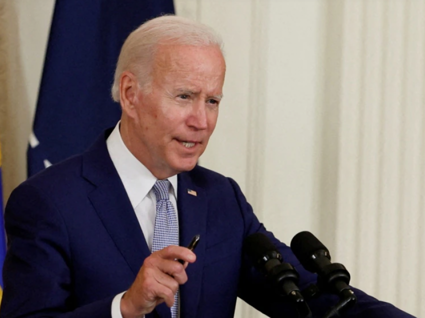 Administrata Biden fal miliona dollarë në hua studentore