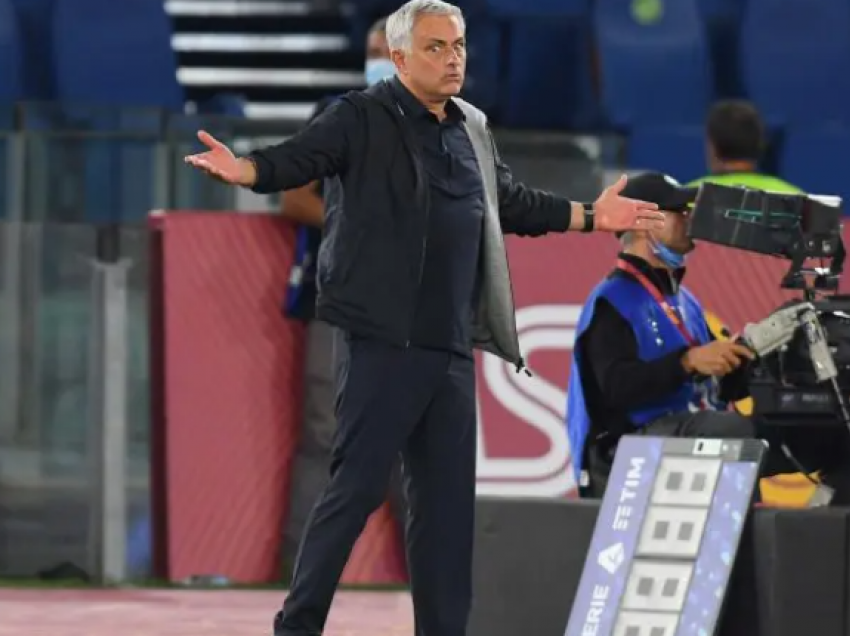 Mourinho i ashpër me sulmuesin e tij