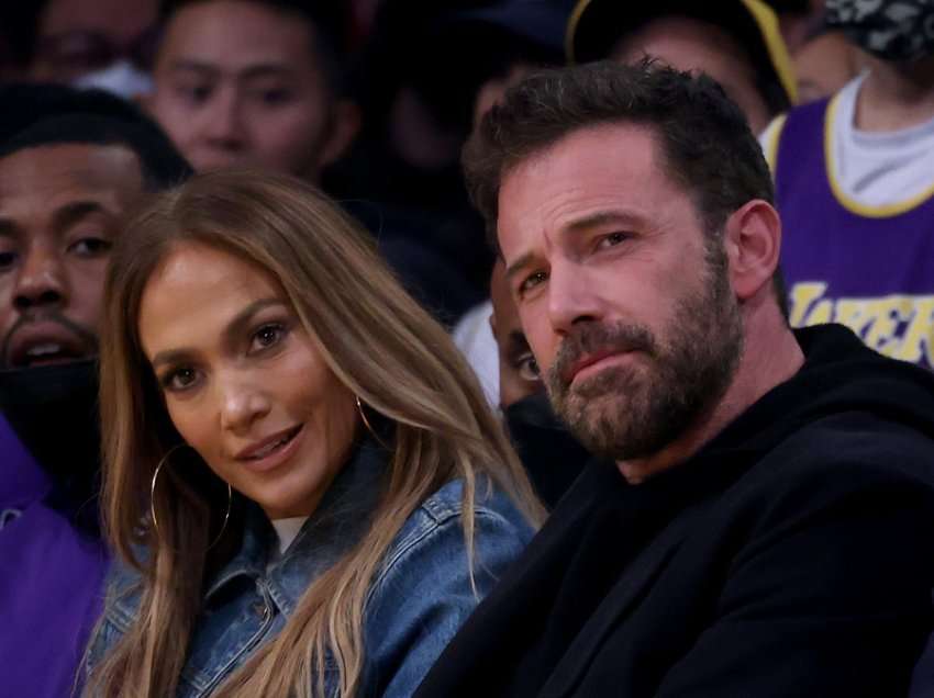 U ribashkuan pas 20 vitesh, Jennifer Lopez zbulon mesazhin e veçantë që shkroi Ben Affleck në unazën e fejesës 