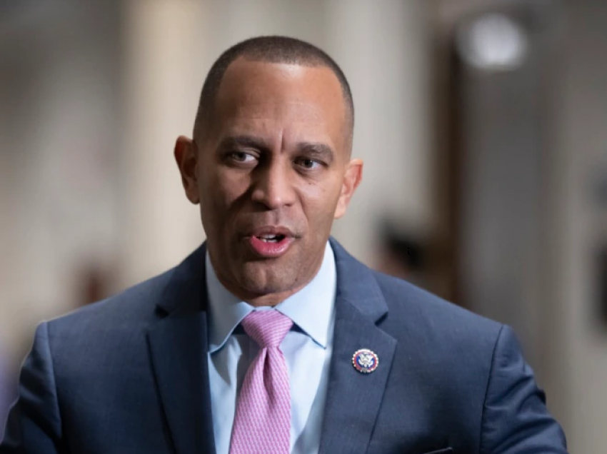 VOA: Hakeem Jeffries, i pari udhëheqës afrikano-amerikan i demokratëve në Kongres