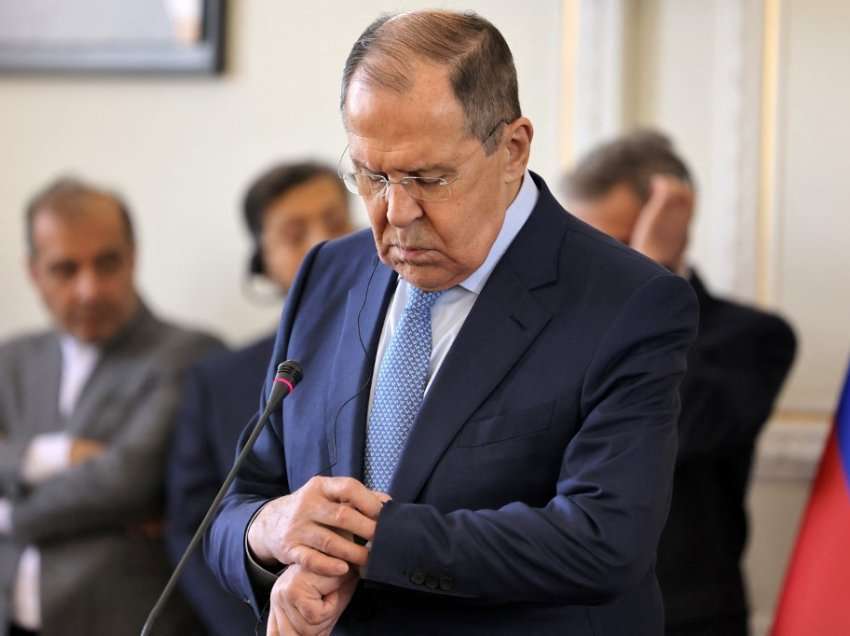 Lavrov: NATO është një “kërcënim serioz” për Rusinë