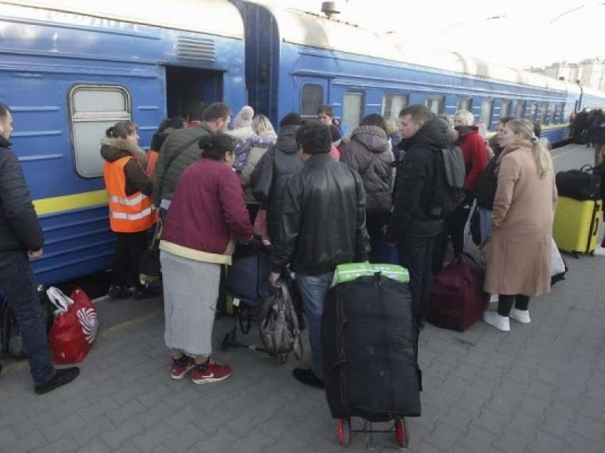 ​Vatikani mbledh jelekë termalë për t'i dërguar në Kiev