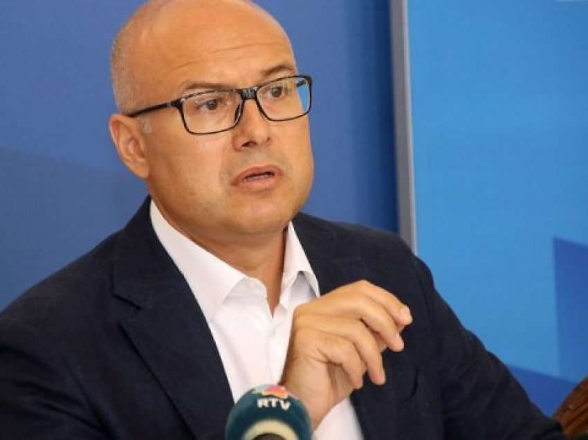 Ministri i Vuçiqit fajëson Kurtin për ngjarjet e djeshme në Veri