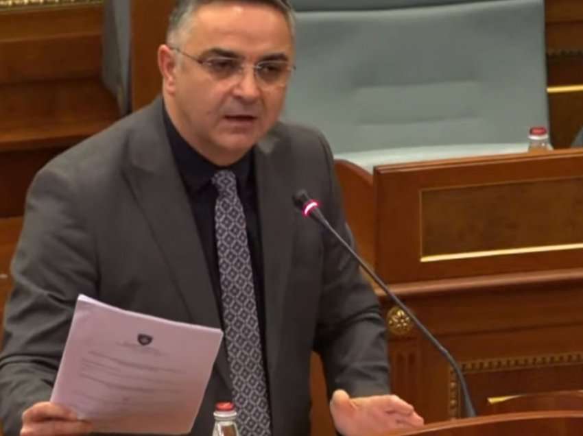 Besnik Tahiri: Objektet e ndërtuara ilegalisht në prona publike duhet të rrënohen