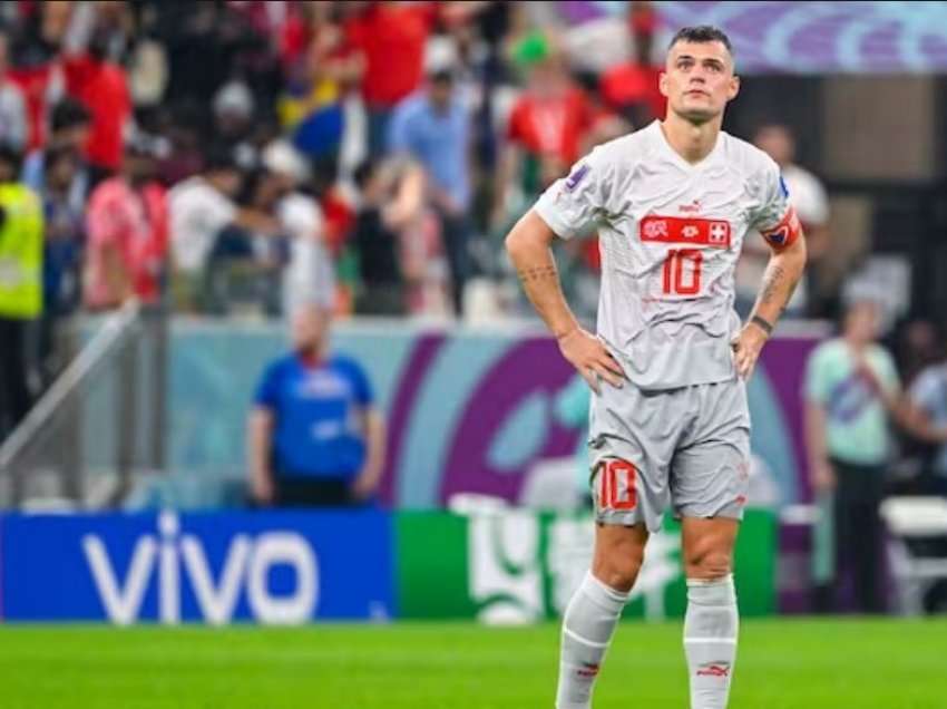 Granit Xhaka është nën presionin e kritikave, kërkojnë që mos të jetë... 