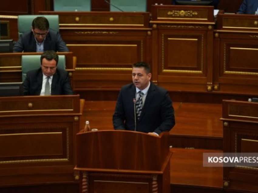 ​Deputeti i AAK-së-Kurtit: Mos i rreziko policët në veri