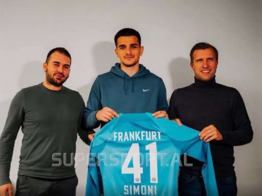 Simoni transferohet te fituesit e Europa League