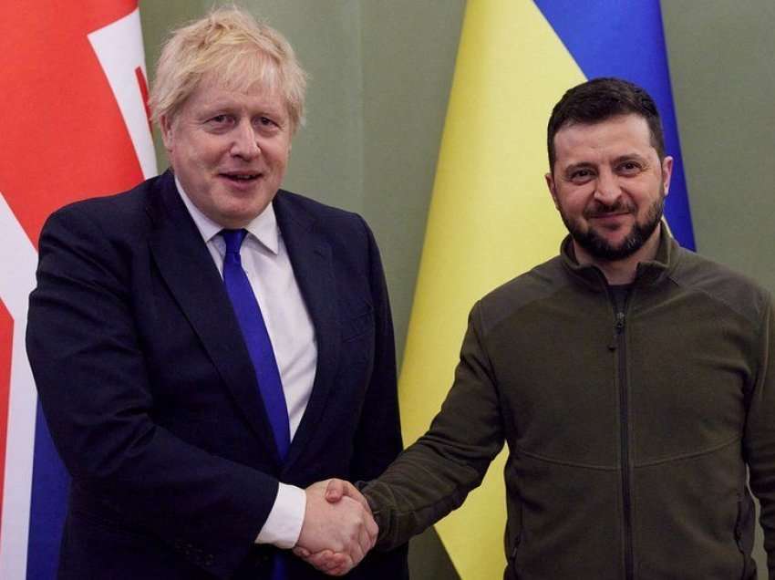 Boris Johnson ndan mesazhin e Krishtlindjes me ukrainasit