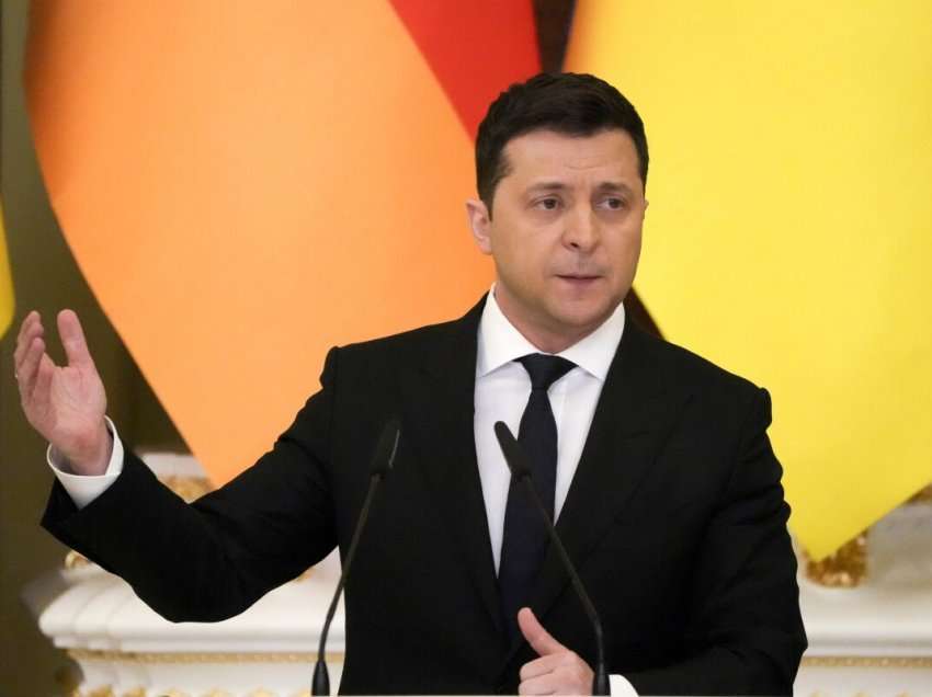 ​Zelensky nënshkroi vendimin për shpërbërjen e gjykatës në Kiev